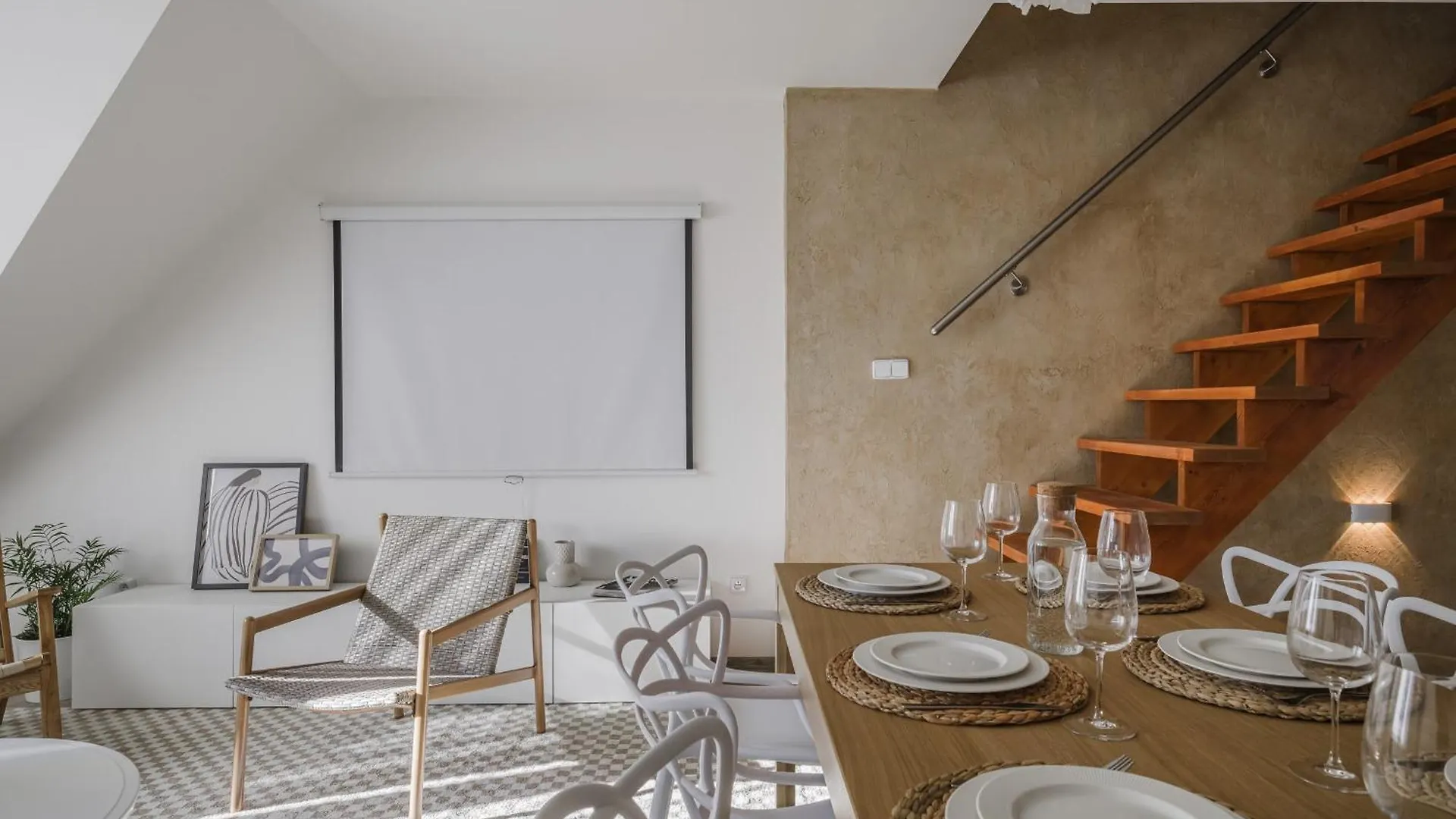 Tatil Evi Spacious 4-Story Home With Sauna & Garden Prag Çek Cumhuriyeti