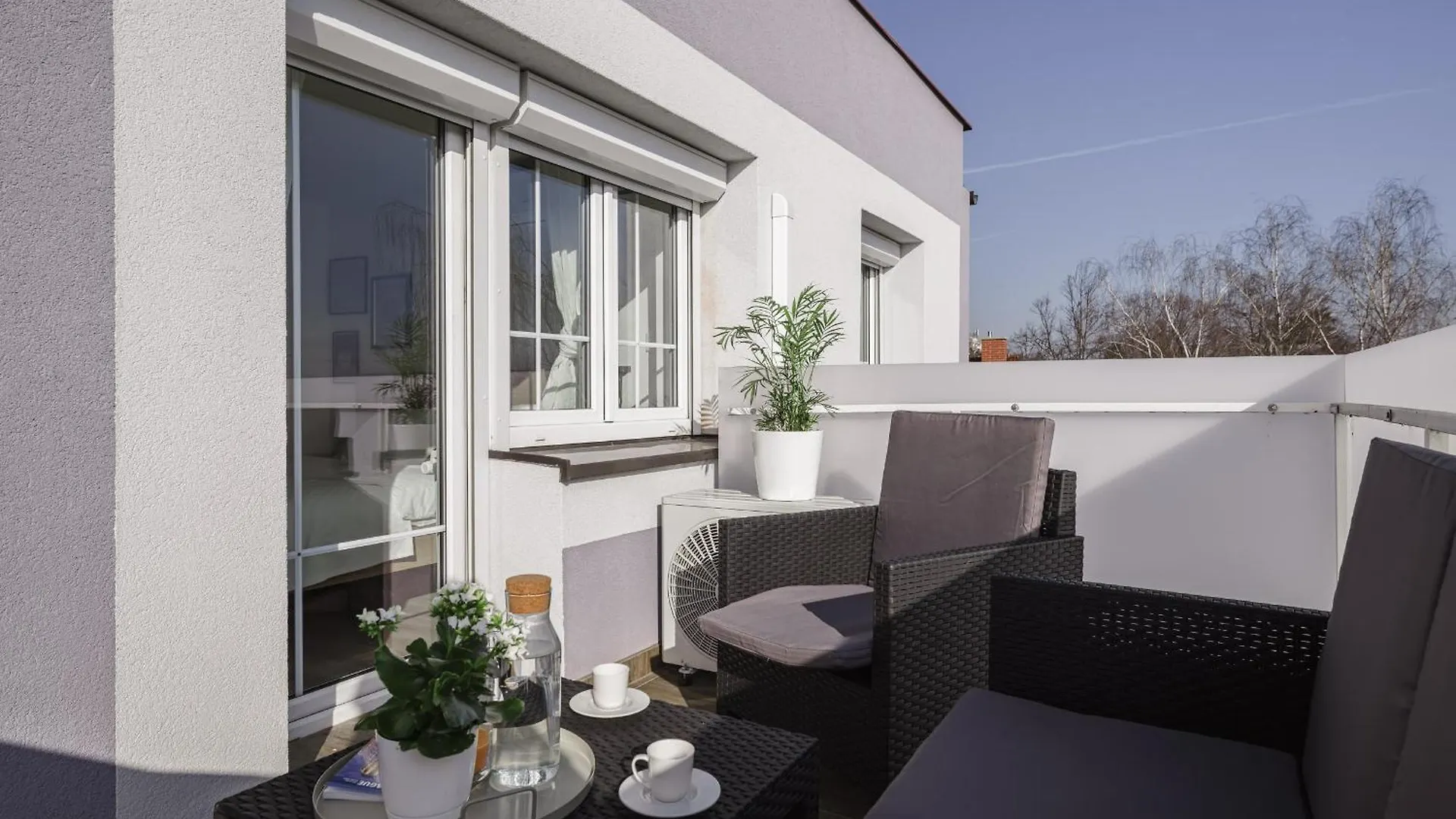 Spacious 4-Story Home With Sauna & Garden Prága