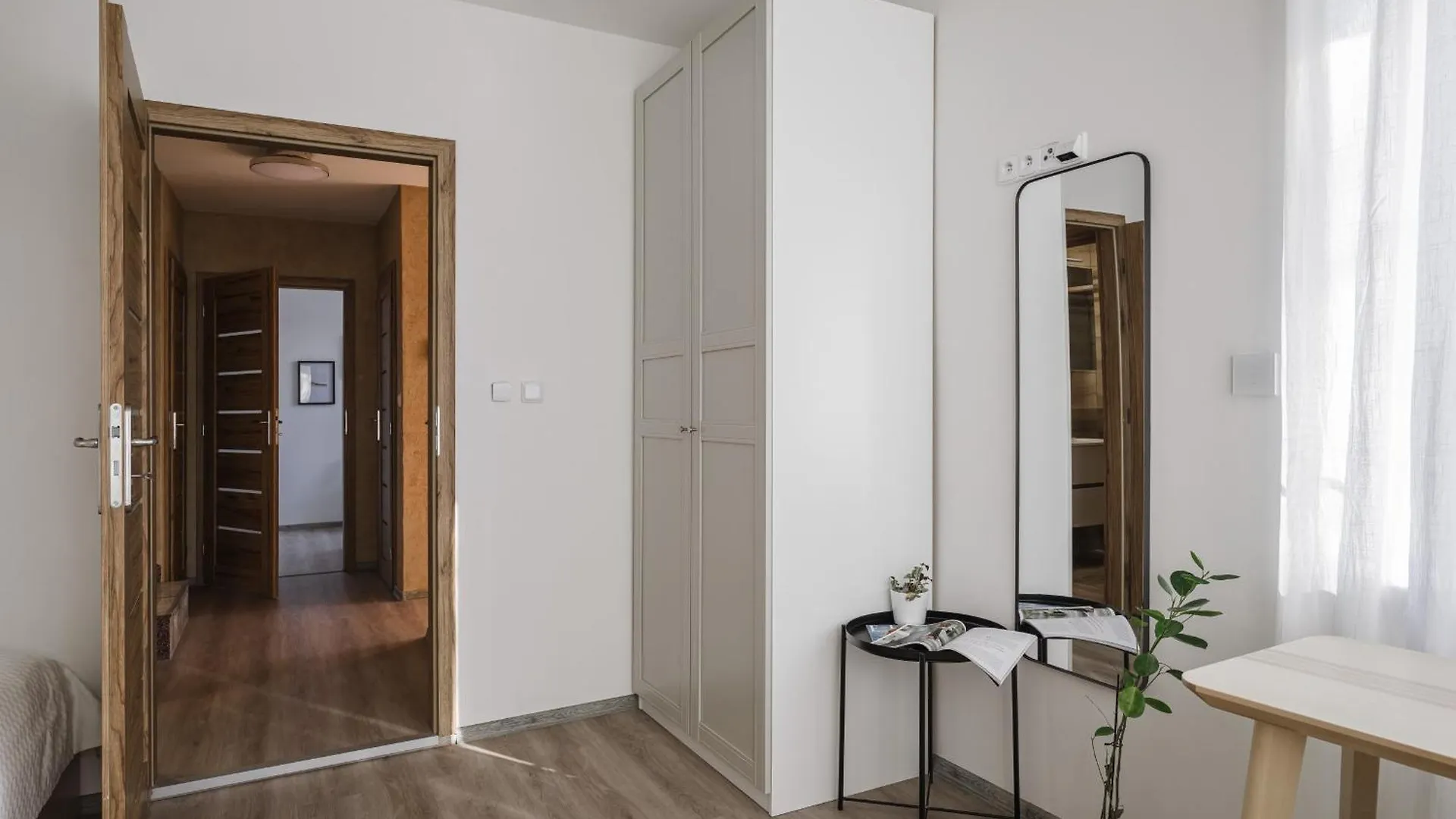 Spacious 4-Story Home With Sauna & Garden Prága